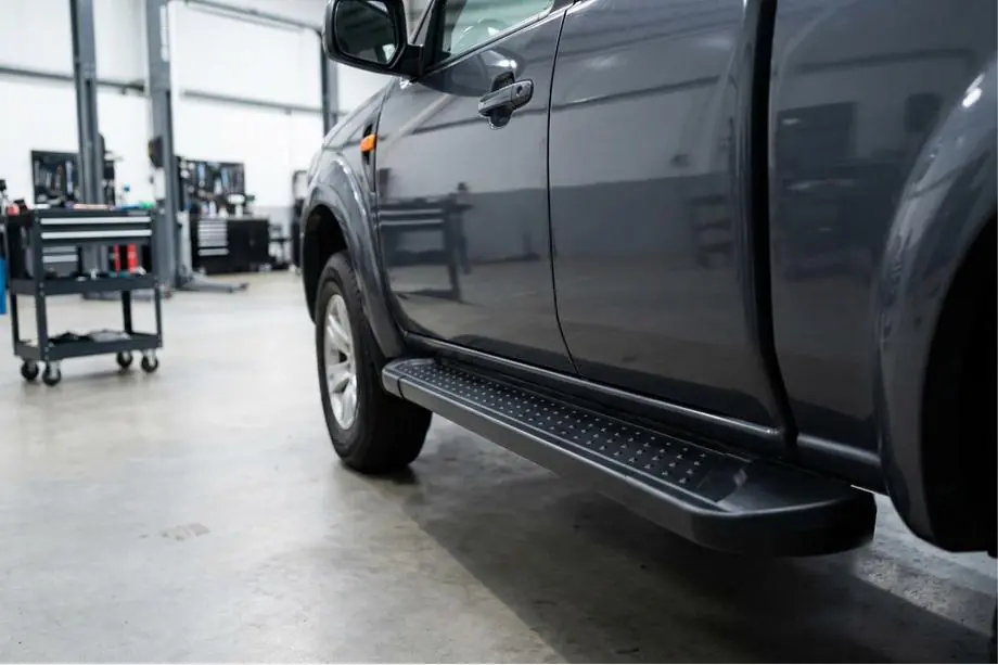 Ford Ranger 2007-2011 Pedane Laterali Allmond Black (2 pz, Alluminio) Foto 1