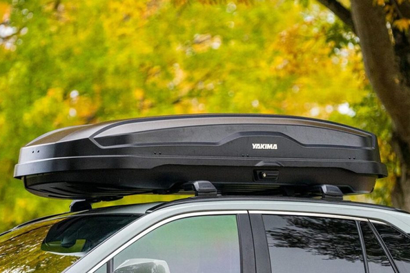Cosa è meglio: un box per auto o un portapacchi?