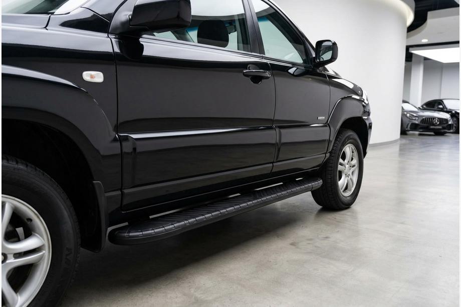 Kia Sportage 2004-2010 Pedane Laterali Bosphorus Black (2 pz, Alluminio) Image