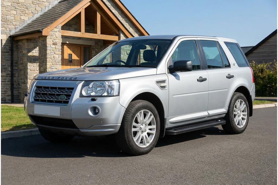 Land Rover Freelander II 2006–2014 Pedane Laterali Allmond Black (2 pz, Alluminio) Image
