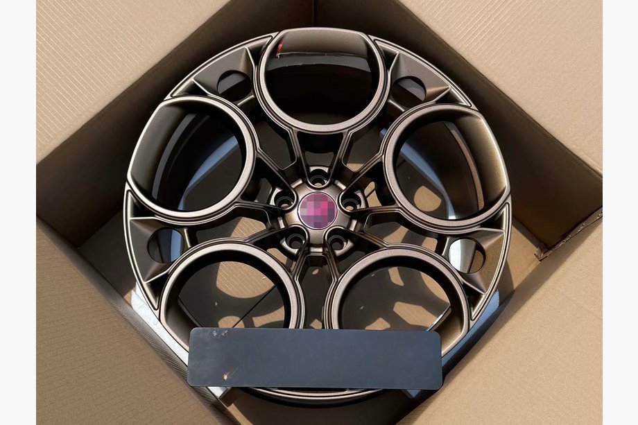 Alfa Romeo Stelvio 2016- Cerchi forgiati OEM R21 V2 (set da 4) Image