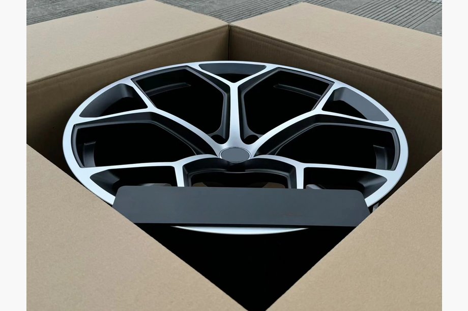 Audi Q7 2015–2026 Cerchi forgiati OEM R22 V1 (Set da 4) Foto 4