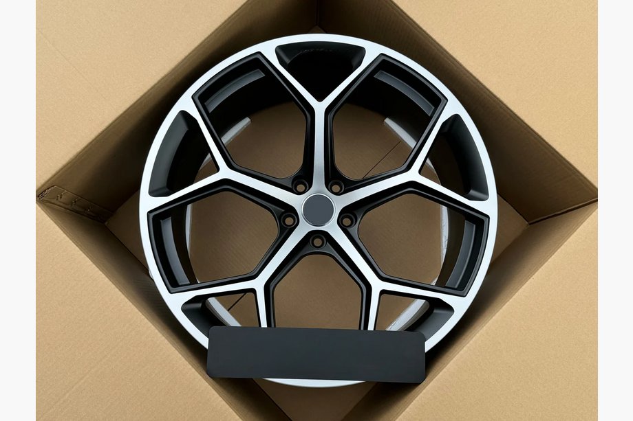 Audi Q7 2015–2026 Cerchi forgiati OEM R22 V1 (Set da 4) Foto 1