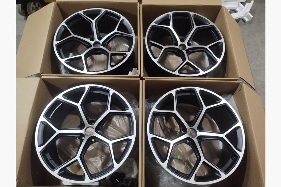 Audi Q7 2015–2026 Cerchi forgiati OEM R22 V1 (Set da 4) Foto 5