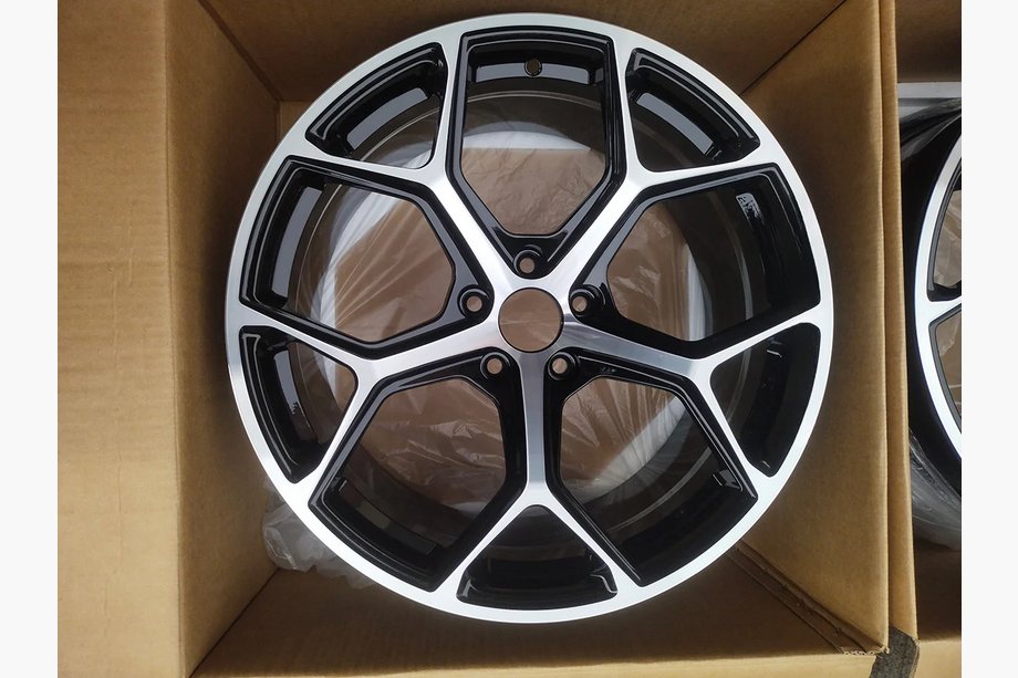 Audi A5 2016-2025 Cerchi forgiati OEM R19 (Set da 4) Foto 2