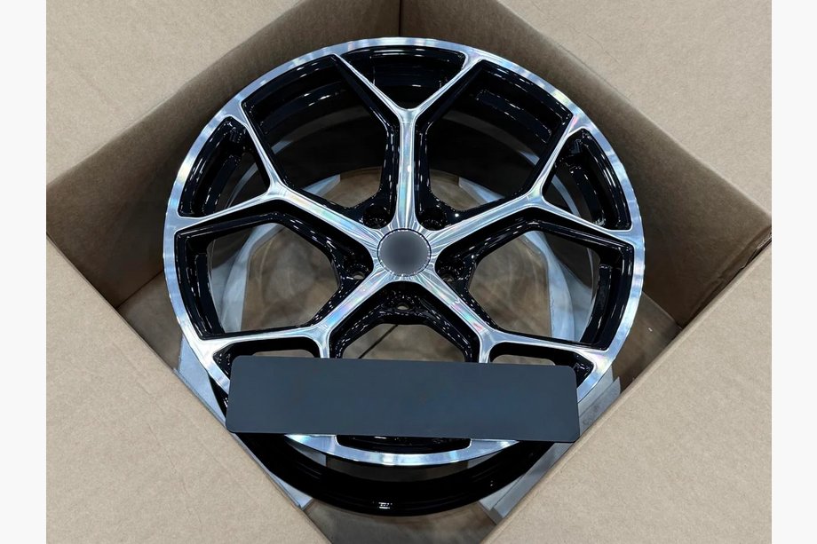 Audi A5 2016-2025 Cerchi forgiati OEM R19 (Set da 4) Foto 3