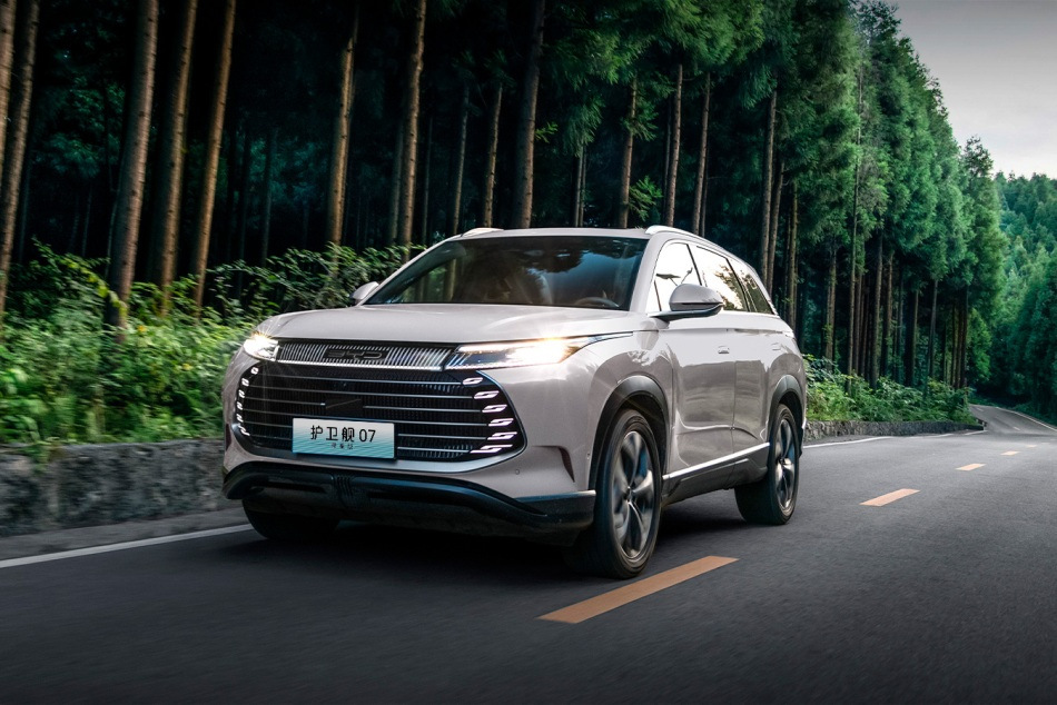 Recensione BYD Frigate 07: SUV ibrido plug-in dal design marittimo