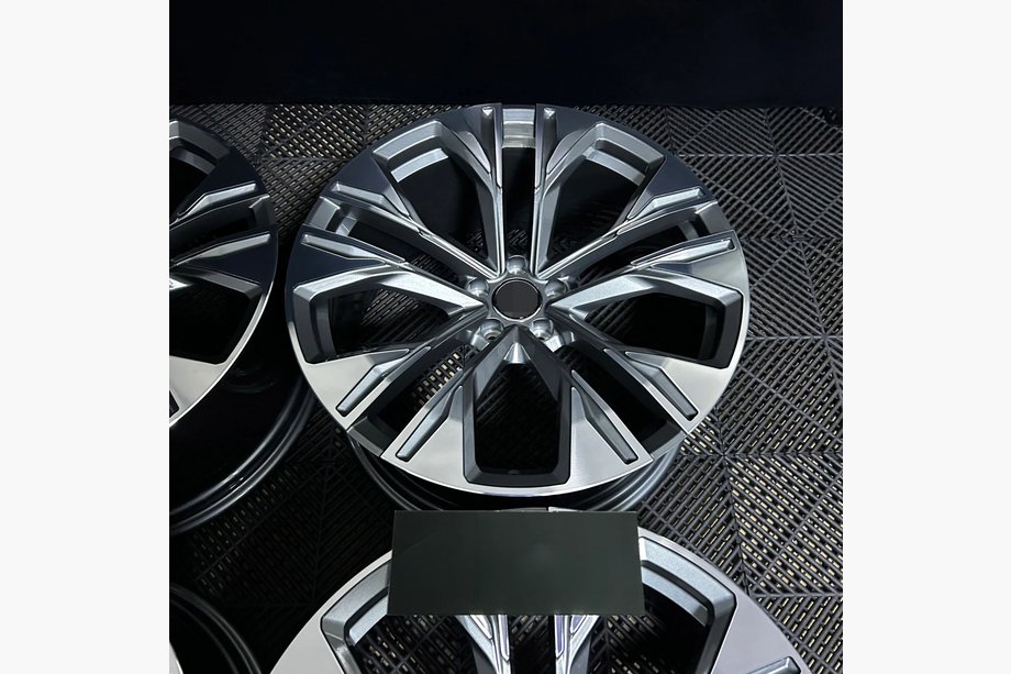 Audi Q8 2018- Cerchi forgiati OEM R21 V2 (set da 4) Image