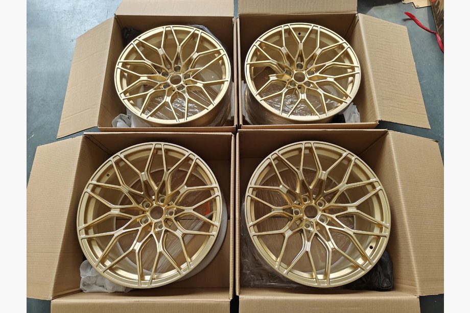 BMW 2 Series G42 2021- Cerchi forgiati OEM R19 R20 V1 (Set da 4) Foto 1