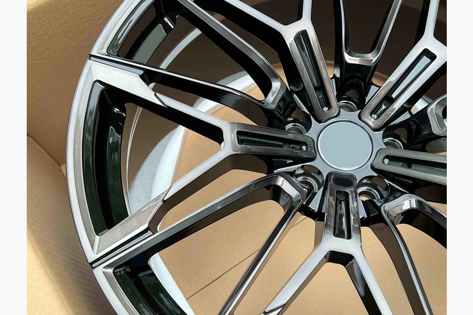 BMW X5 G05 2019–2026 Cerchi forgiati OEM R22 V1 (Set da 4) Foto 7