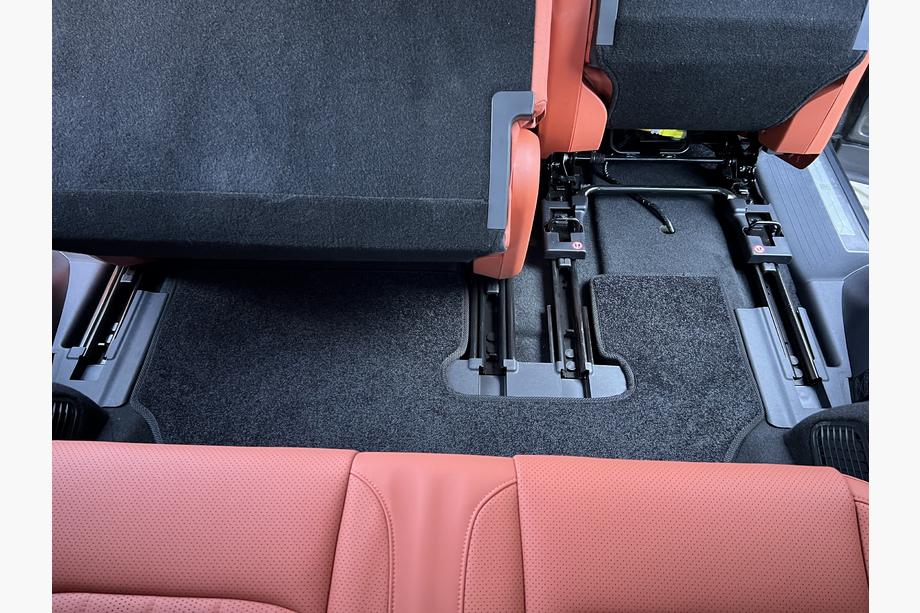 BYD Tang L 2025– Tappetini in tessuto Premium (3 file, Nero) Foto 6