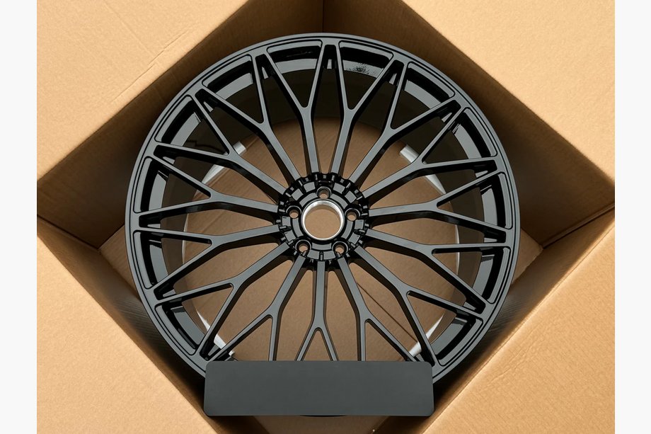 Lamborghini Urus 2018- Cerchi forgiati OEM R23 V7 (Set di 4) Image