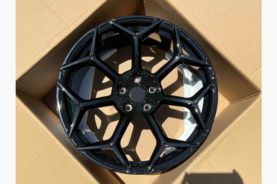 Lamborghini Urus 2018- Cerchi forgiati OEM R23 V8 (set da 4) Image