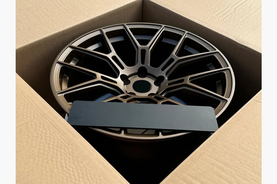 Lamborghini Huracan 2014- Cerchi forgiati OEM R19 V1 (Set di 4) Foto 4