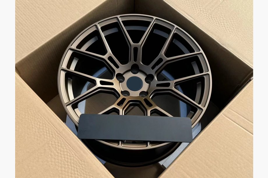 Lamborghini Huracan 2014- Cerchi forgiati OEM R19 V1 (Set di 4) Foto 3