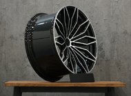 Lamborghini Urus 2018- Cerchi forgiati OEM R23 V13 (Set da 4) foto 1