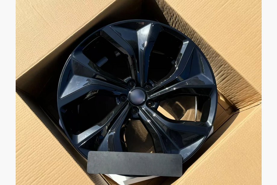 Range Rover Sport 2022- Cerchi forgiati OEM R23 V9 (Set di 4) Image