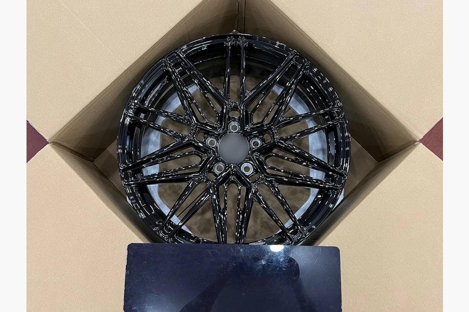 Mercedes C-class W204 2007-2015 Cerchi forgiati OEM R19 (Set da 4) Foto 1