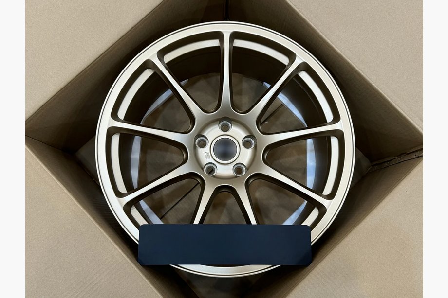 Nissan GT-R 2008-2025 Cerchi forgiati OEM R20 V2 (set da 4) Foto 2