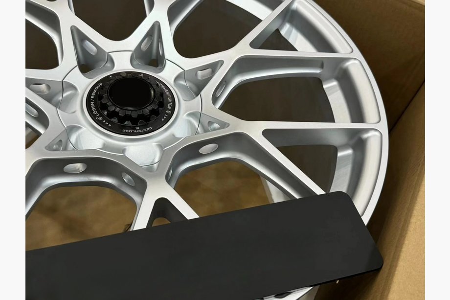 Porsche Boxster/Cayman 982 (718) 2016- Cerchi forgiati OEM R20 V2 (set da 4) Foto 9