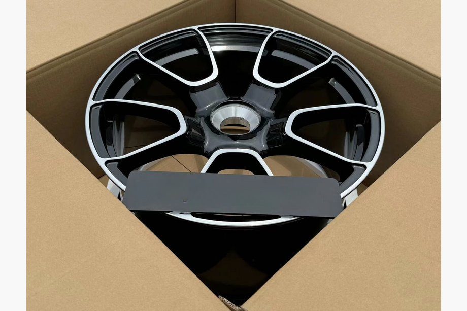 Porsche 911 (992) 2018– Cerchi forgiati OEM R20 R21 V18 (set da 4) Foto 4