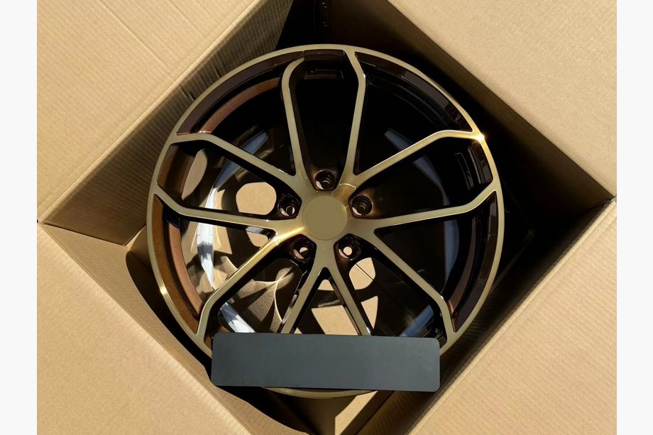 Porsche Panamera 2016-2023 Cerchi forgiati OEM R21 (set di 4) Image