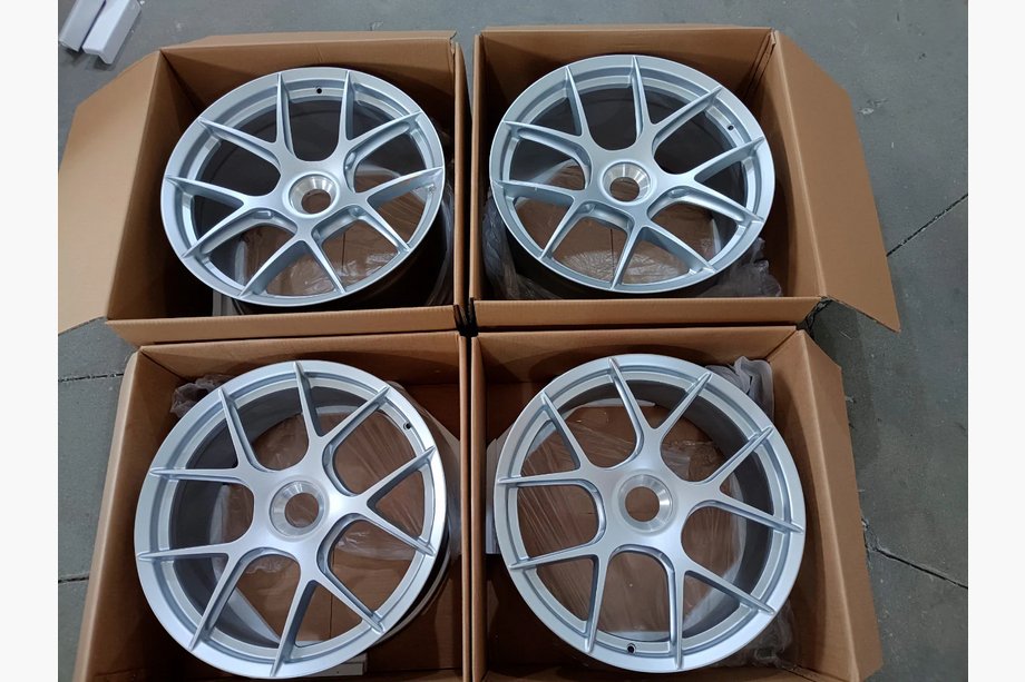 Porsche 911 (992) 2018– Cerchi forgiati OEM R20 R21 V35 (Set di 4) Foto 6