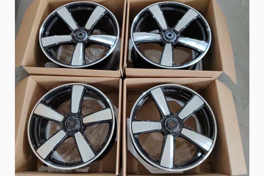 Porsche 911 (992) 2018– Cerchi forgiati OEM R20 R21 V36 (Set da 4) Foto 5