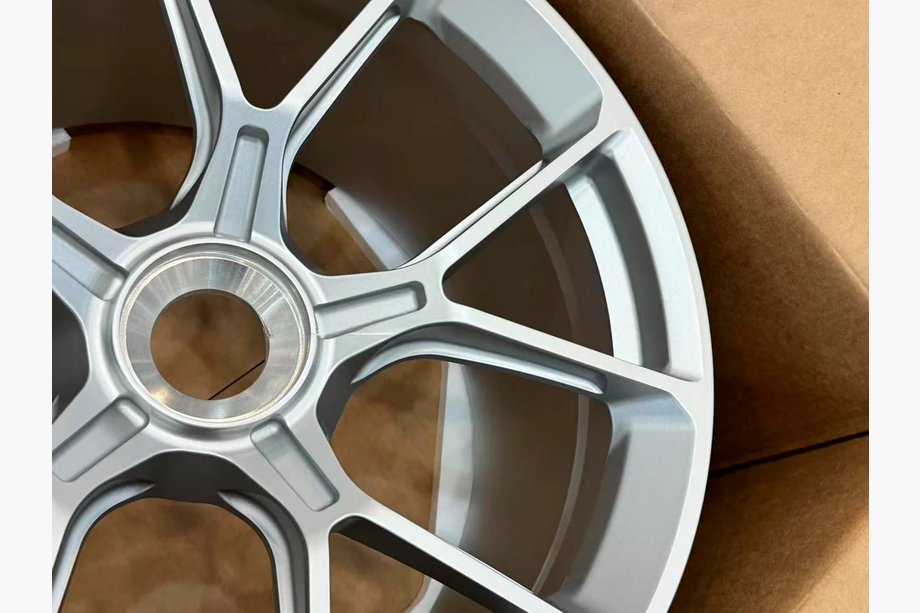 Porsche 911 (992) 2018– Cerchi forgiati OEM R20 (Set da 4) Foto 10