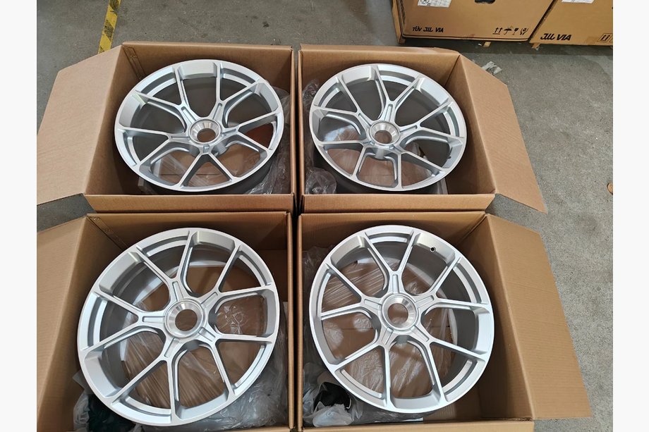 Porsche 911 (992) 2018– Cerchi forgiati OEM R20 (Set da 4) Foto 7