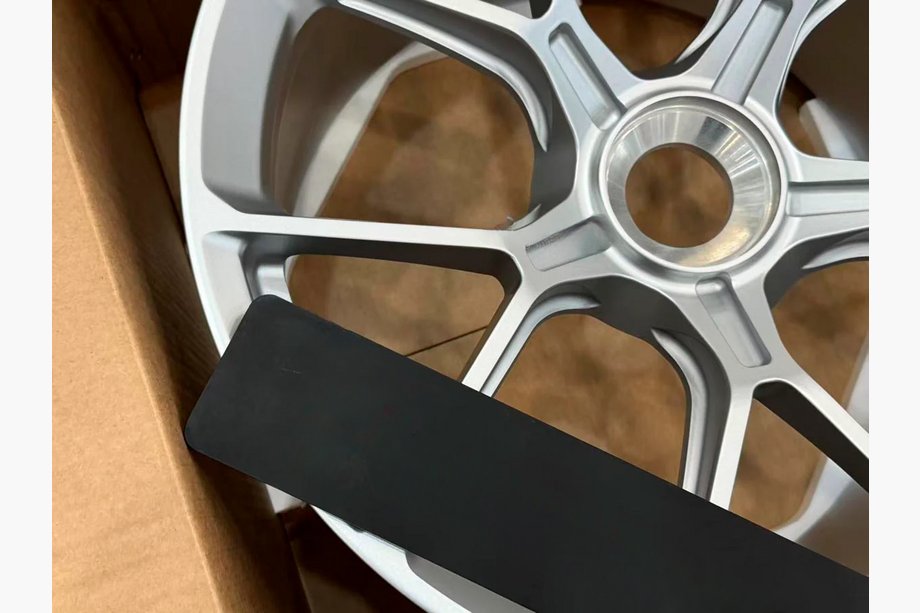 Porsche 911 (992) 2018– Cerchi forgiati OEM R20 (Set da 4) Foto 8
