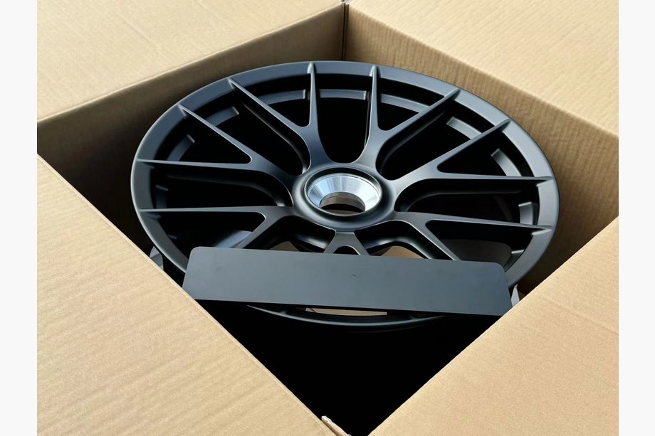 Porsche Boxster/Cayman 982 (718) 2016- Cerchi forgiati OEM R20 V11 (Set di 4) Foto 4