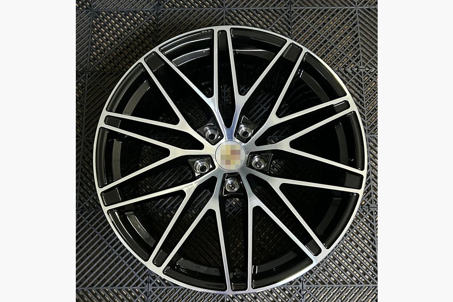 Porsche Macan 2024– Cerchi forgiati OEM R20 (Set da 4) Foto 1