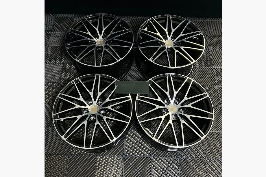 Porsche Macan 2024– Cerchi forgiati OEM R20 (Set da 4) Foto 4
