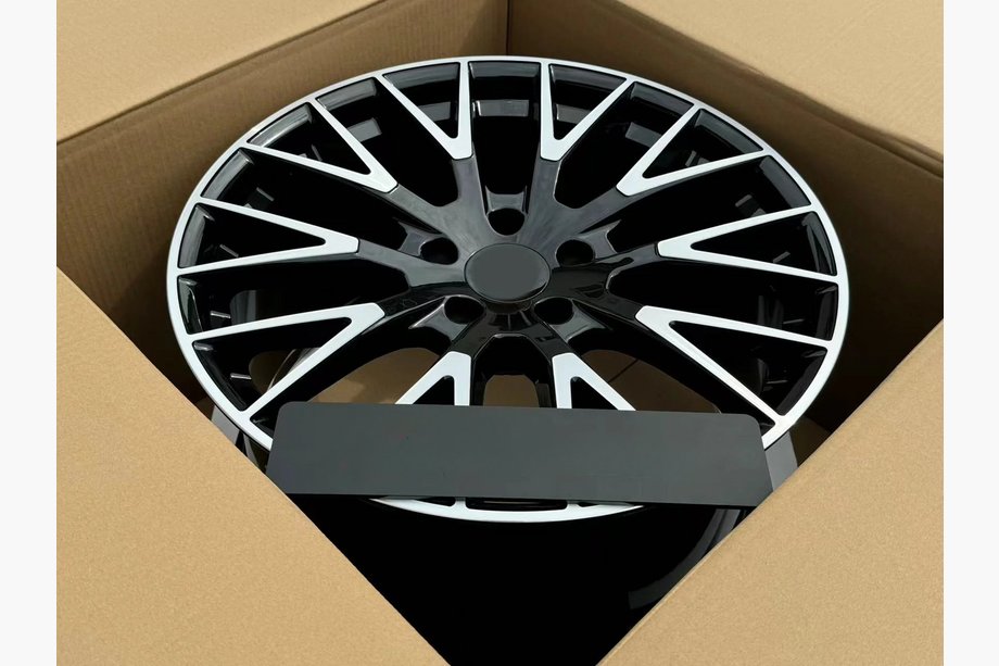Porsche Panamera 2023– Cerchi forgiati OEM R21 V2 (set da 4) Foto 4