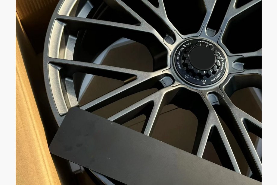 Porsche Panamera 2023– Cerchi forgiati OEM R21 V3 (Set di 4) Foto 8