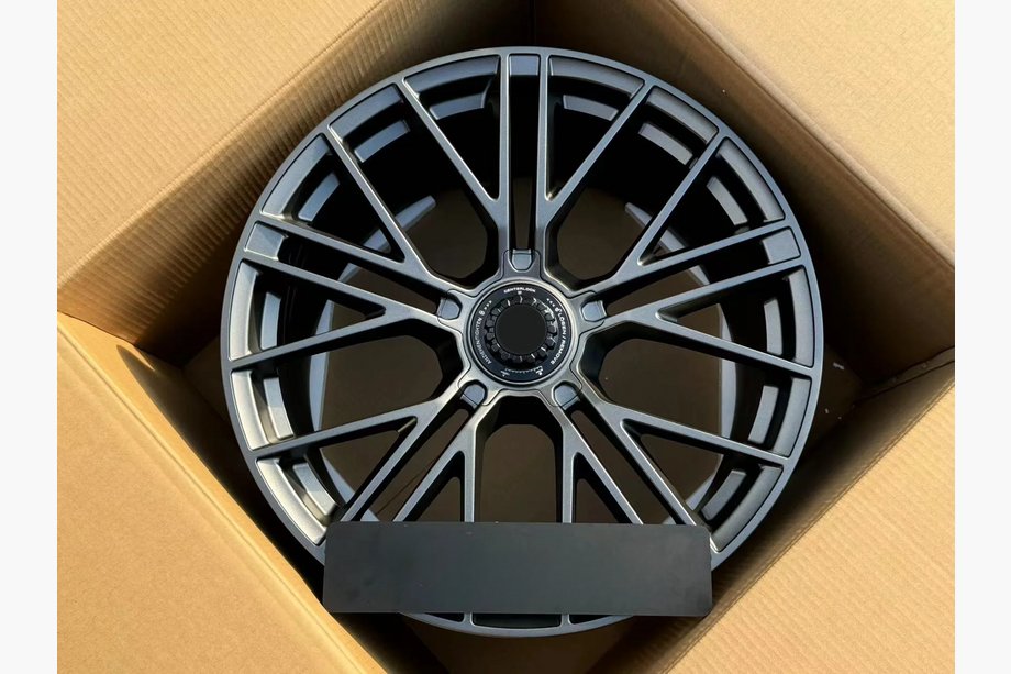 Porsche Panamera 2023– Cerchi forgiati OEM R21 V3 (Set di 4) Image