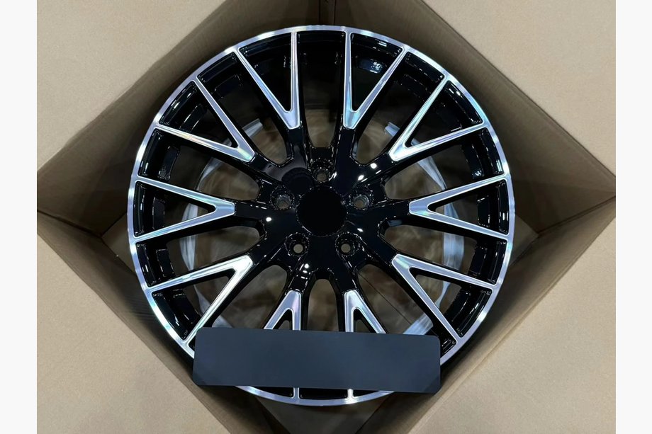 Porsche Panamera 2023– Cerchi forgiati OEM R21 V4 (set da 4) Image