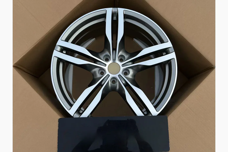 Ferrari Portofino Cerchi forgiati OEM R20 (Set da 4) Image
