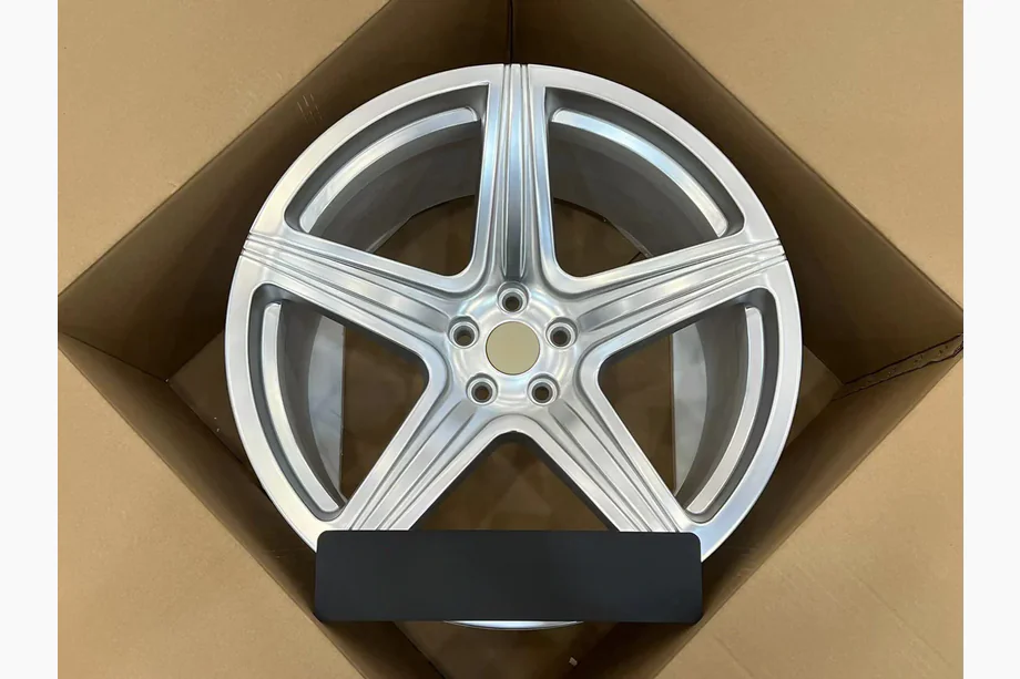 Ferrari 550 Cerchi forgiati OEM R20 V1 (set da 4) Image