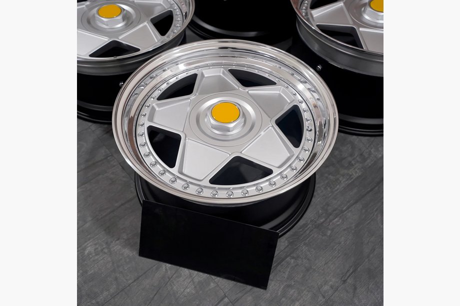Ferrari F8 Cerchi forgiati OEM R18 R19 (Set da 4) Image