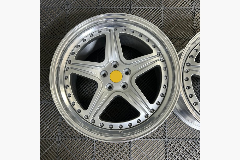 Ferrari 575M Maranello Cerchi forgiati OEM R20 R21 (set da 4) Image