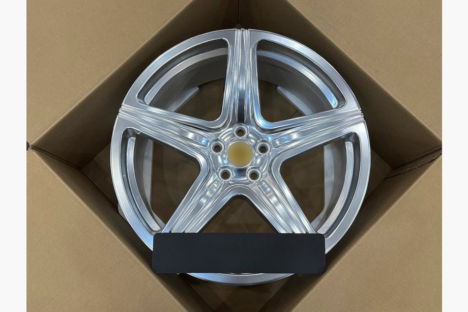 Ferrari 550 Cerchi forgiati OEM R20 V2 (set da 4) Image