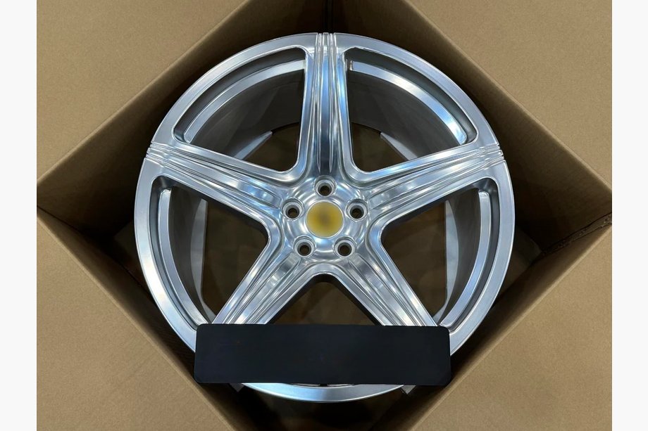 Ferrari 550 Cerchi forgiati OEM R20 V3 (Set di 4) Image