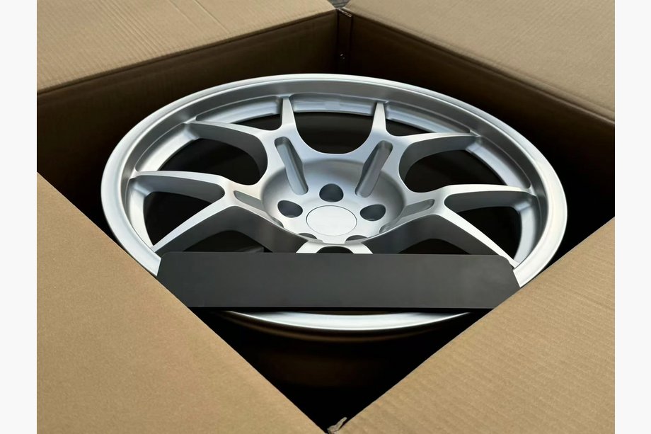 Ford GT 2003–2006 Cerchi forgiati OEM R20 (Set da 4) Foto 4