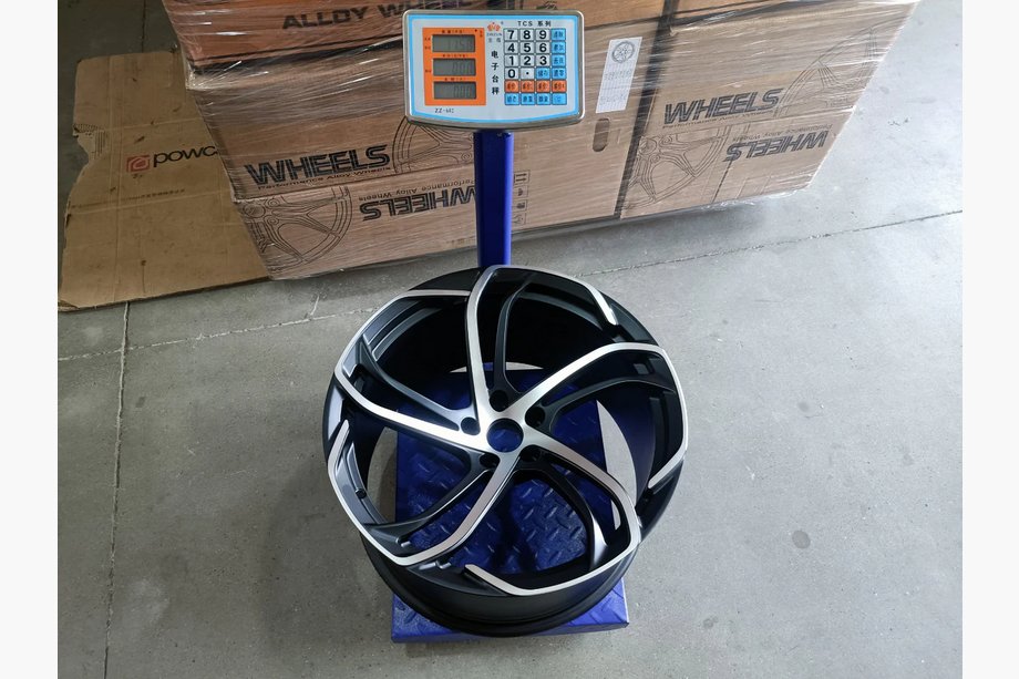 McLaren 720S Cerchi forgiati OEM R19 R20 V3 (Set da 4) Foto 14