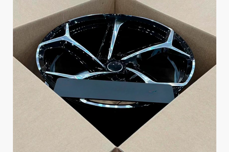 McLaren GT Cerchi forgiati OEM R19 R20 (Set di 4) Foto 9
