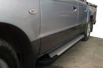 Mazda BT-50 2007-2012 Pedane laterali tipo X5 (2 pz, alluminio) foto 1