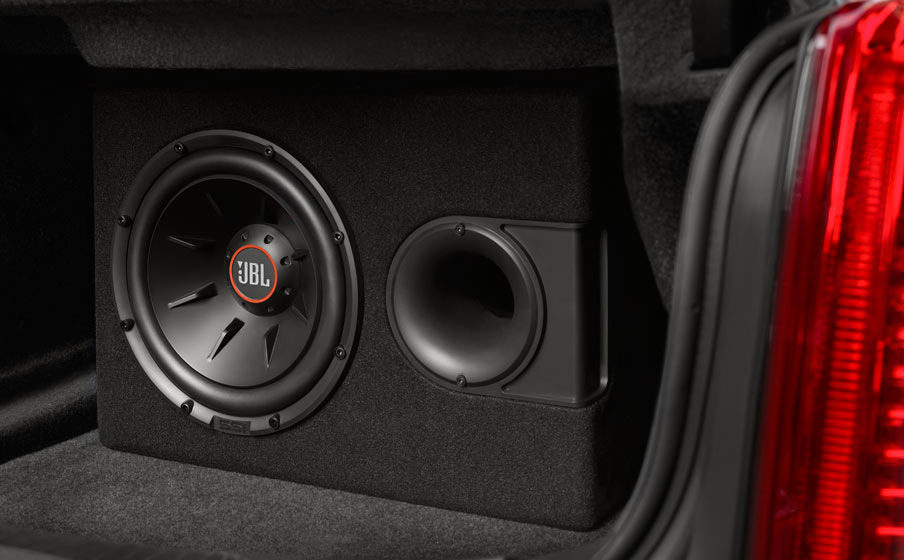 Subwoofer in auto: pro, contro e se vale la pena installarlo