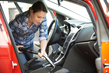 Come eliminare i cattivi odori dall’auto foto 1